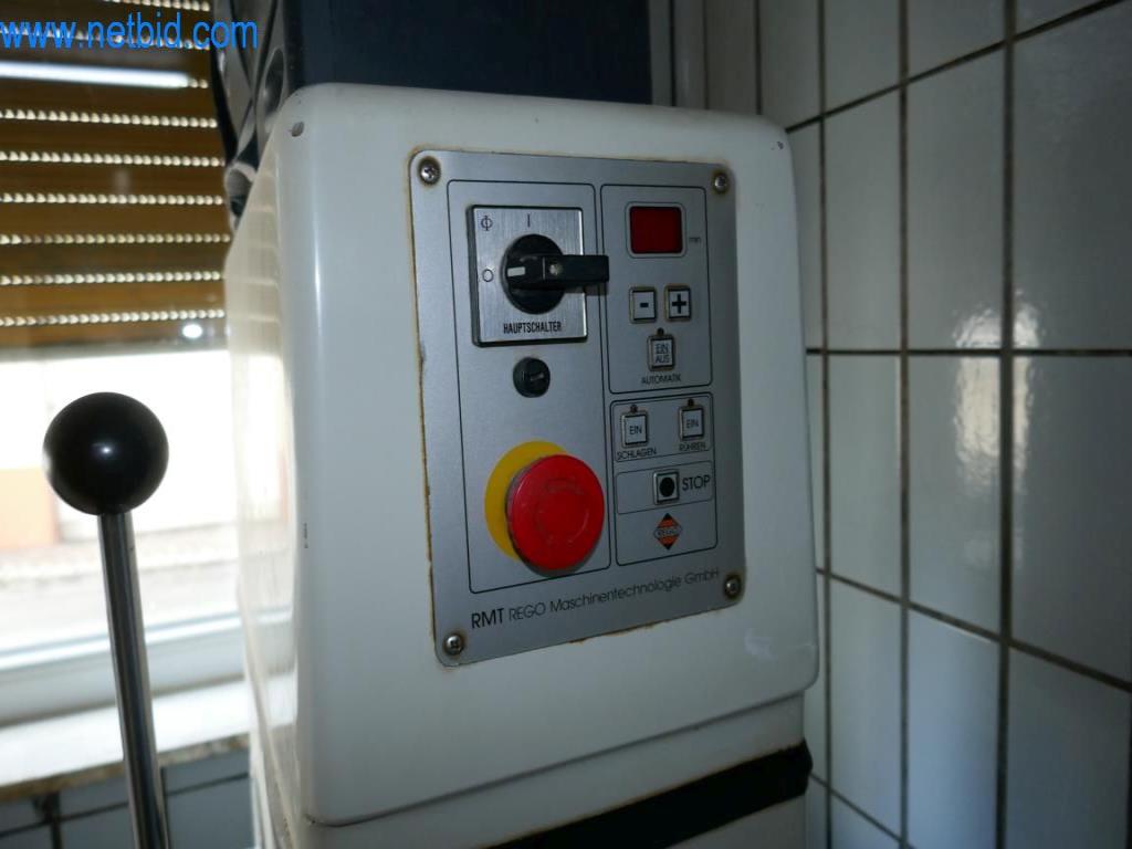 Dobro vzdrževani stroji iz pekarne-2