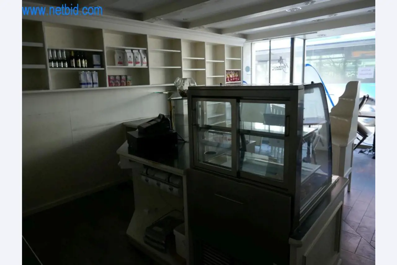 Goed onderhouden machines van een bakkerij-2