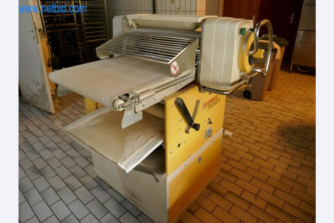 Gepflegte Maschinen aus einer Bäckerei-1