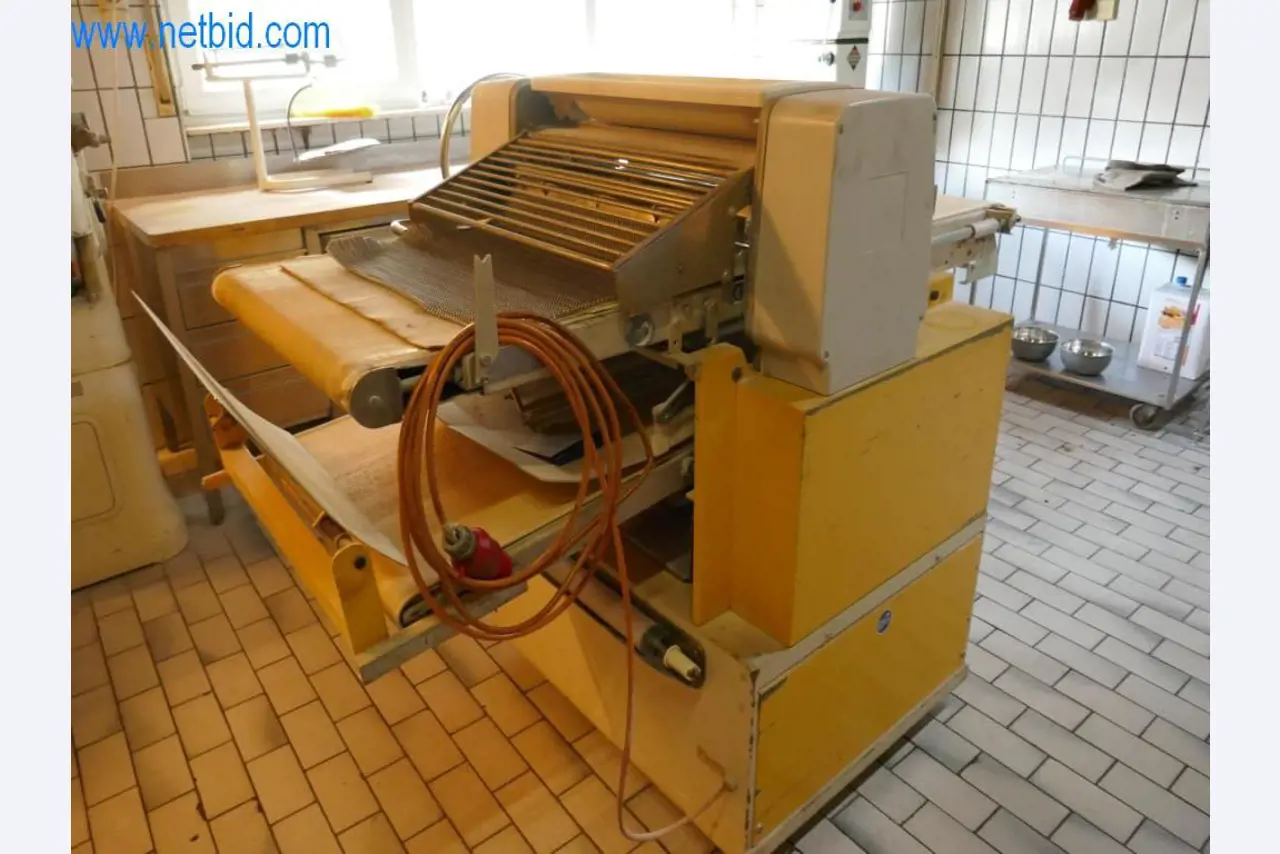 Gepflegte Maschinen aus einer Bäckerei-3