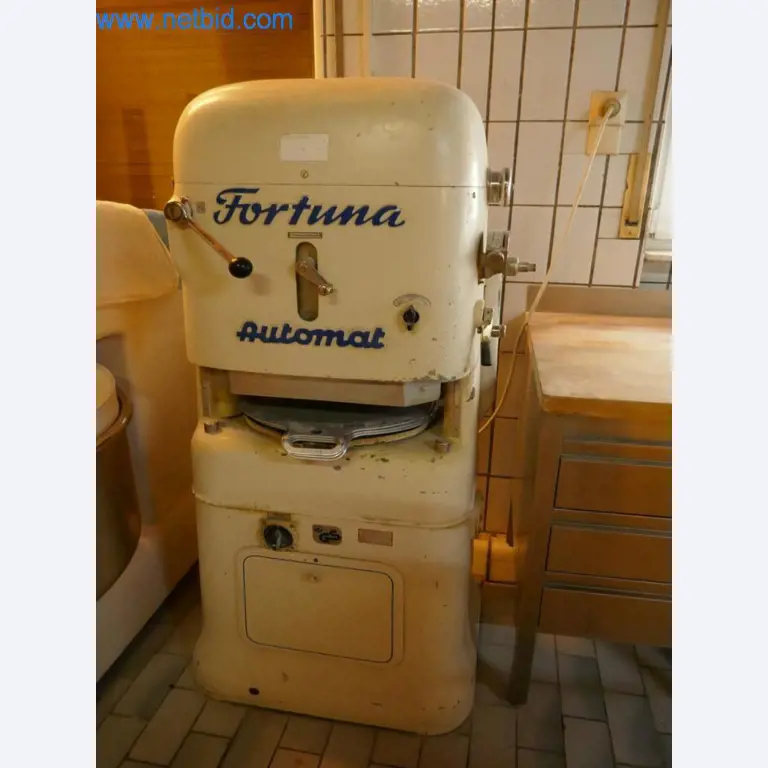 Gepflegte Maschinen aus einer Bäckerei-1