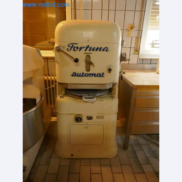 Gepflegte Maschinen aus einer Bäckerei-2