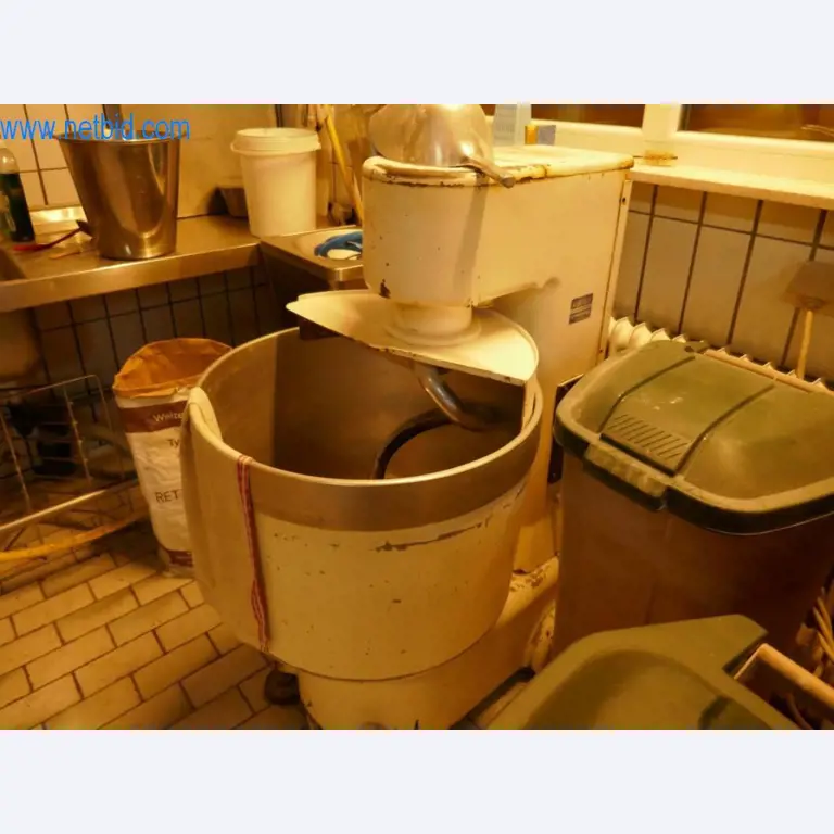 Gepflegte Maschinen aus einer Bäckerei-1