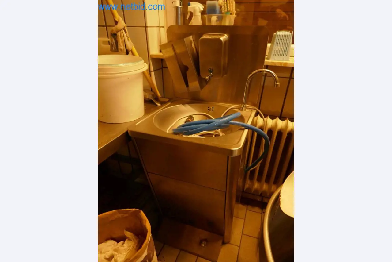 Gepflegte Maschinen aus einer Bäckerei-1