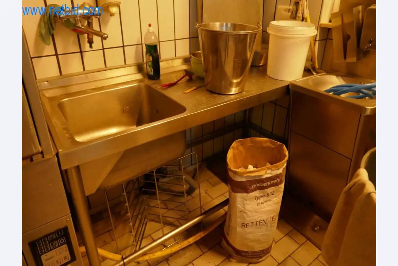 Gepflegte Maschinen aus einer Bäckerei-1