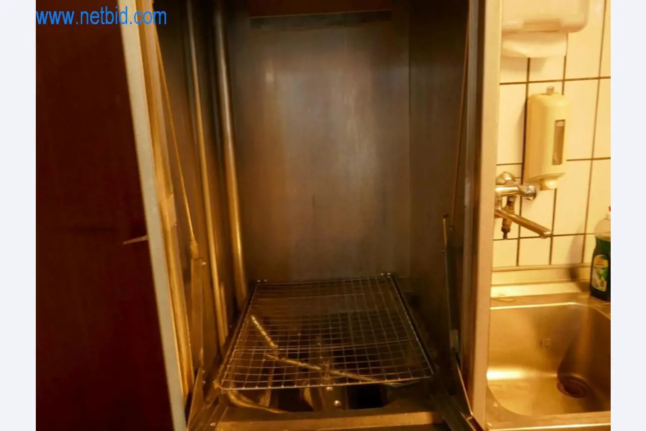 Gepflegte Maschinen aus einer Bäckerei-2