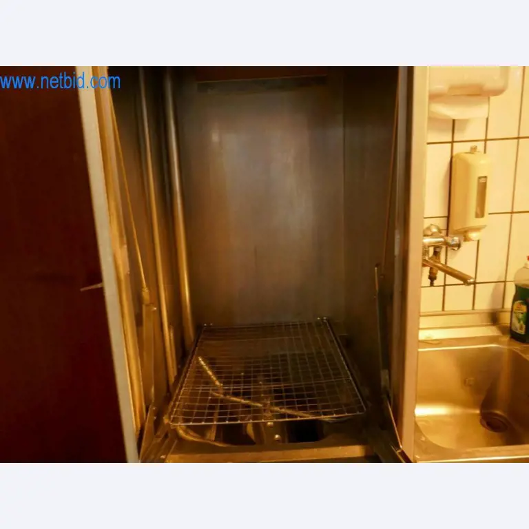 Gepflegte Maschinen aus einer Bäckerei-2