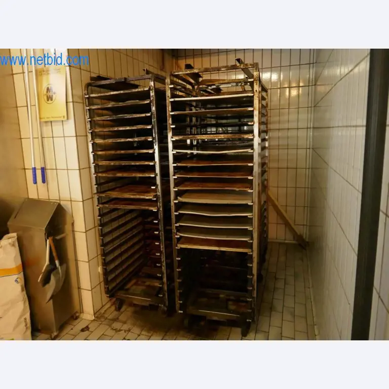 Gepflegte Maschinen aus einer Bäckerei-1