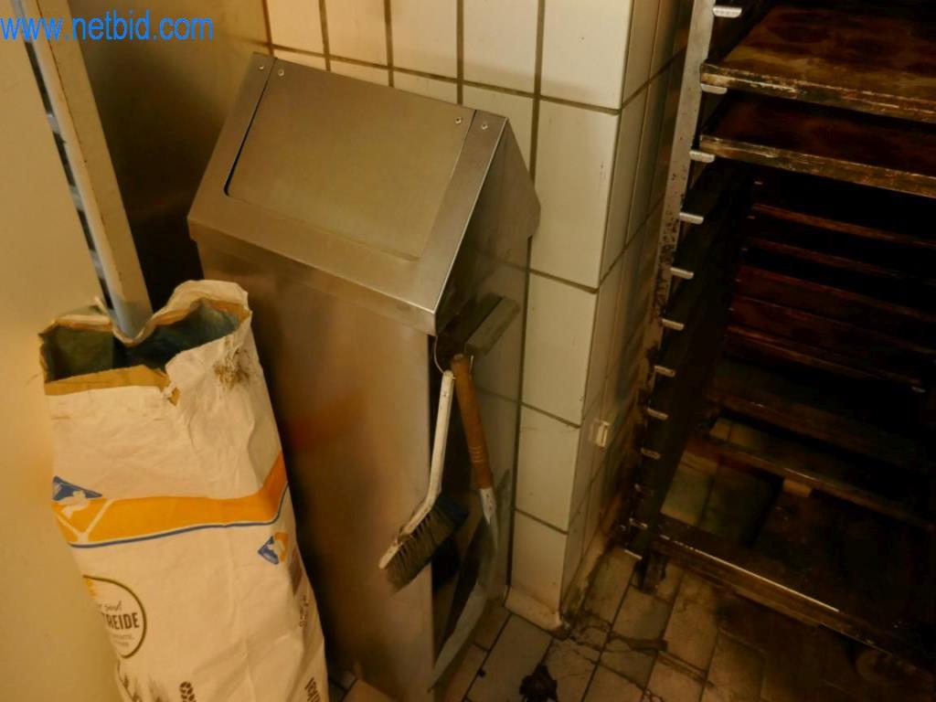 Dobro vzdrževani stroji iz pekarne-1