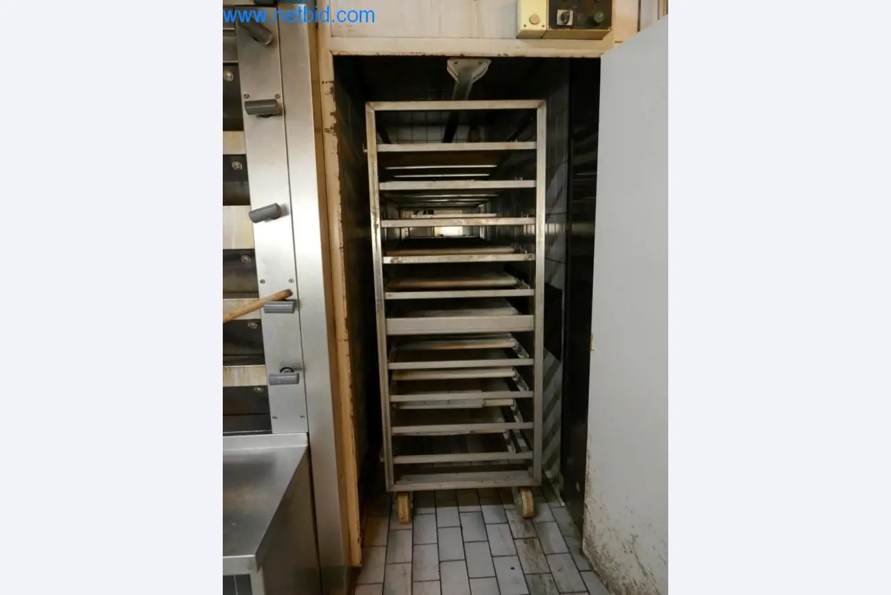 Gepflegte Maschinen aus einer Bäckerei-4