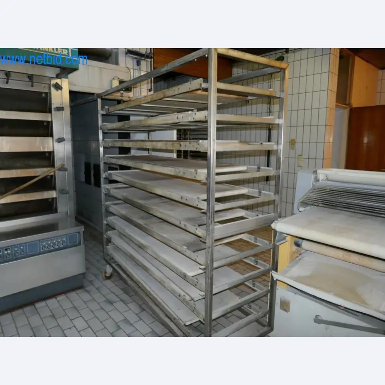 Gepflegte Maschinen aus einer Bäckerei-9
