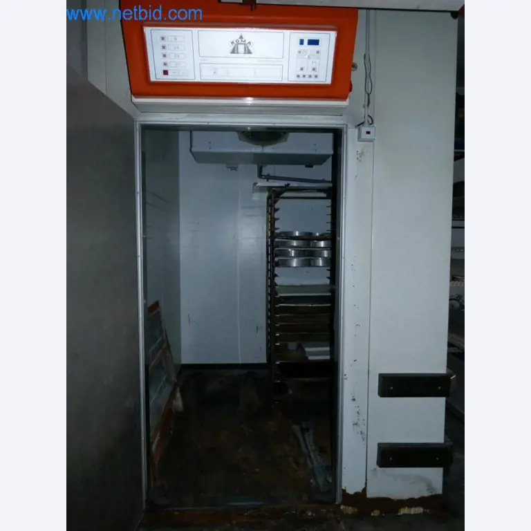 Gepflegte Maschinen aus einer Bäckerei-1