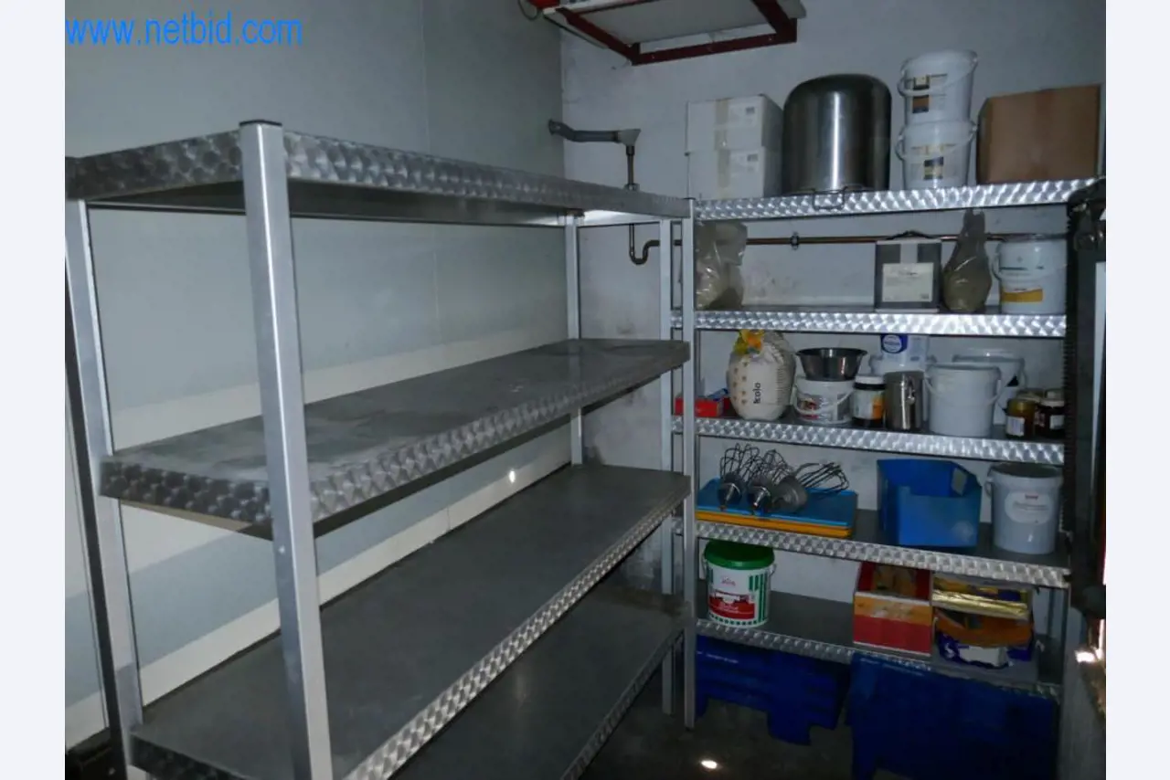 Gepflegte Maschinen aus einer Bäckerei-1