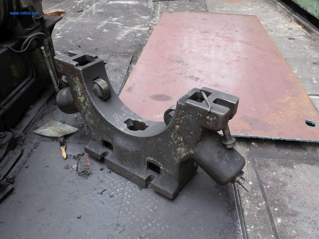 Naprave in stroji za proizvodnjo jekla, kovanje, toplotno obdelavo, obdelavo velikih delov in periferne naprave-12