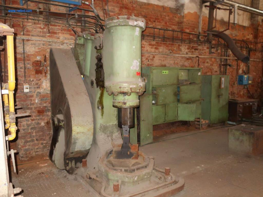 Závody a stroje z oblasti výroby oceli, kování, tepelného zpracování, velké cásti obrábení a periférií-3