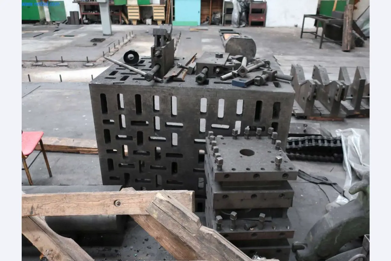 Anlagen und Maschinen aus den Bereichen Stahlproduktion, Schmiedewerk, Wärmebehandlung, Großteilebearbeitung und Peripherie-2