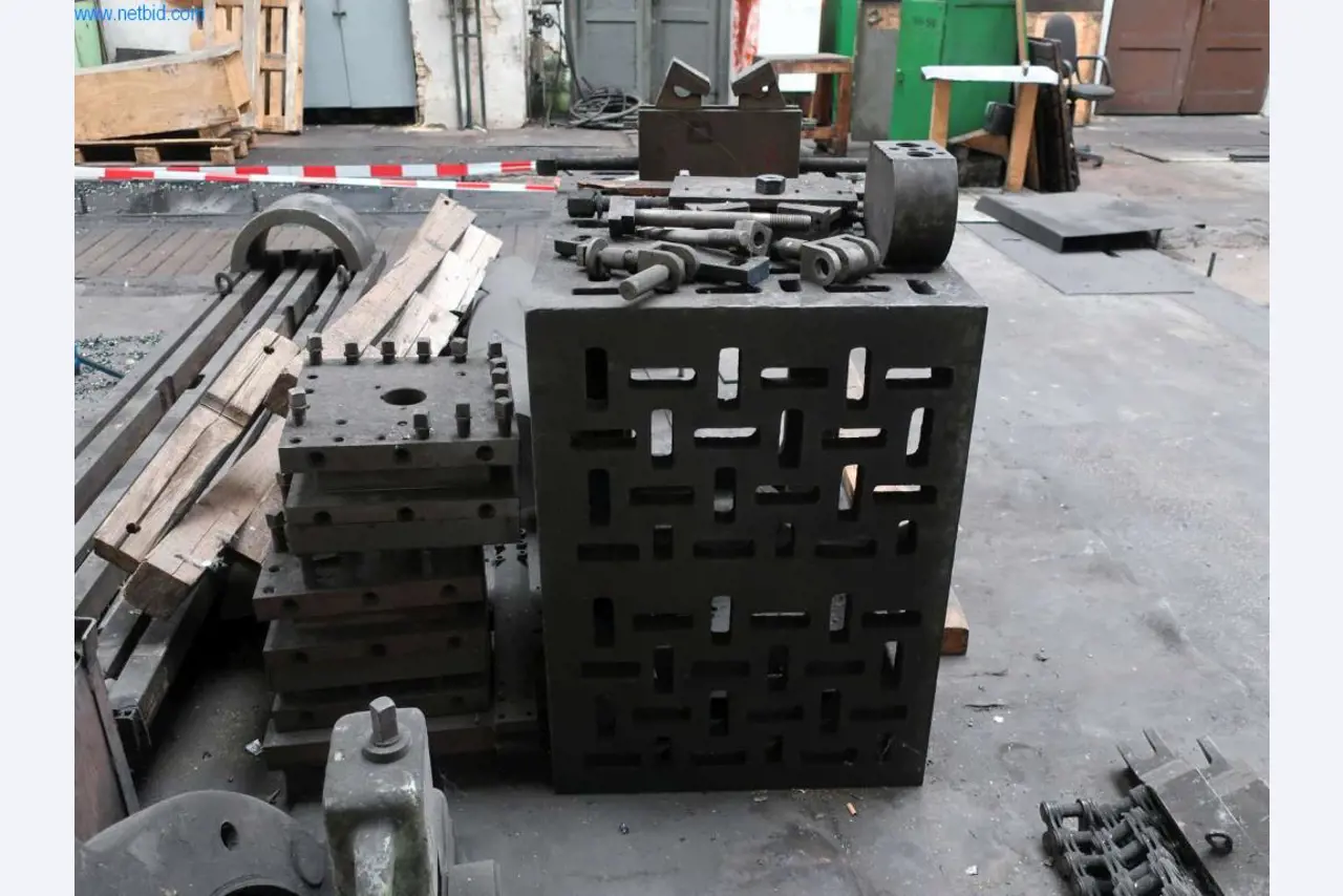 Anlagen und Maschinen aus den Bereichen Stahlproduktion, Schmiedewerk, Wärmebehandlung, Großteilebearbeitung und Peripherie-3