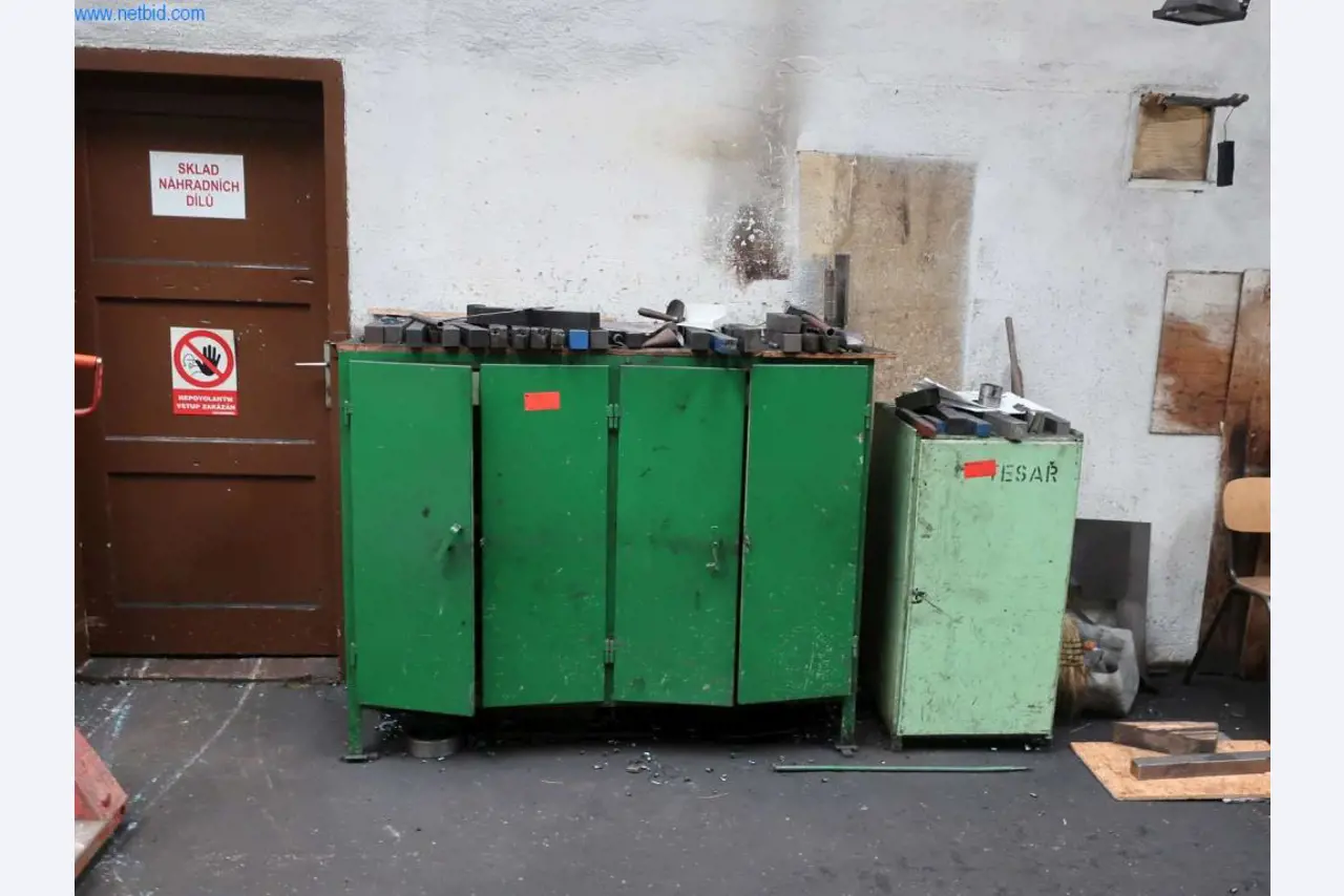 Závody a stroje z oblasti výroby oceli, kování, tepelného zpracování, velké cásti obrábení a periférií-3