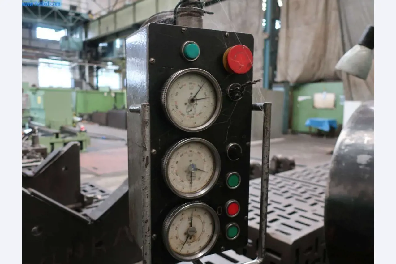Installaties en machines voor staalproductie, smeden, warmtebehandeling, verwerking van grote onderdelen en randapparatuur-15