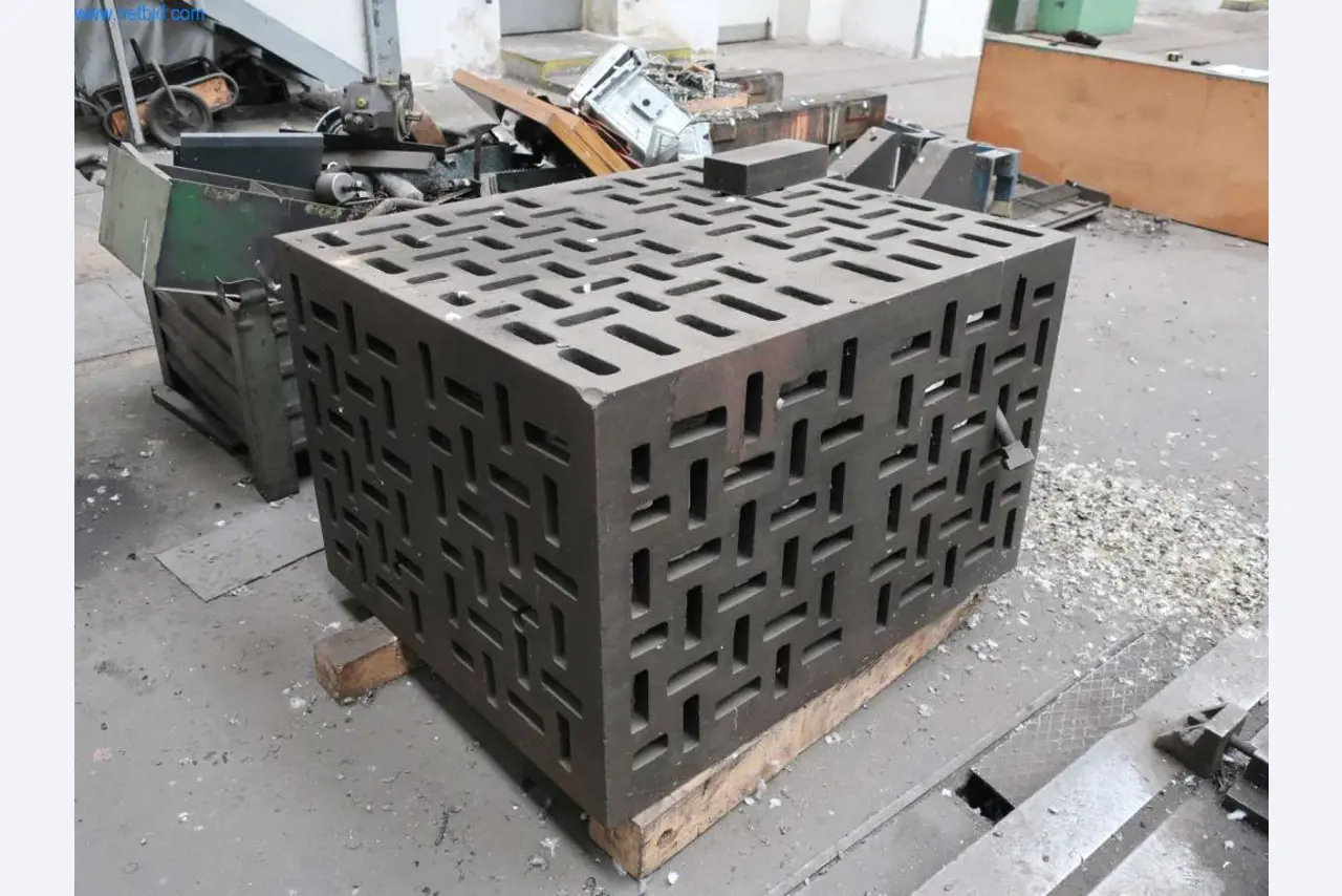 Závody a stroje z oblasti výroby oceli, kování, tepelného zpracování, velké cásti obrábení a periférií-1