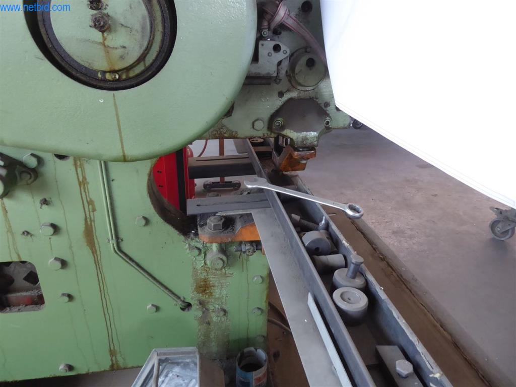 Delovna in pisarniška oprema (okna in kovinske konstrukcije)-4