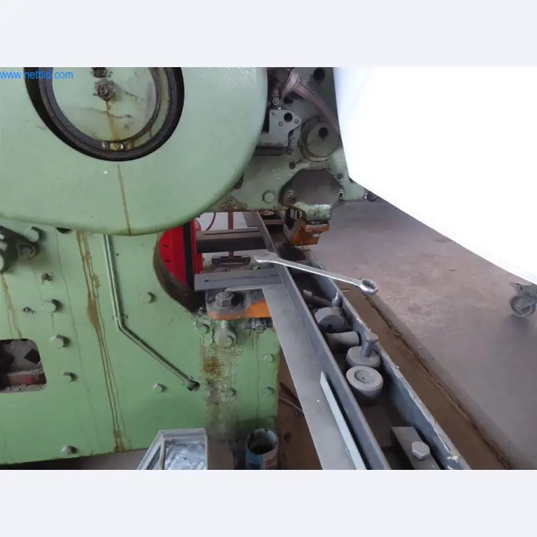 Bedrijfs- en kantooruitrusting (raam- en metaalconstructie)-4