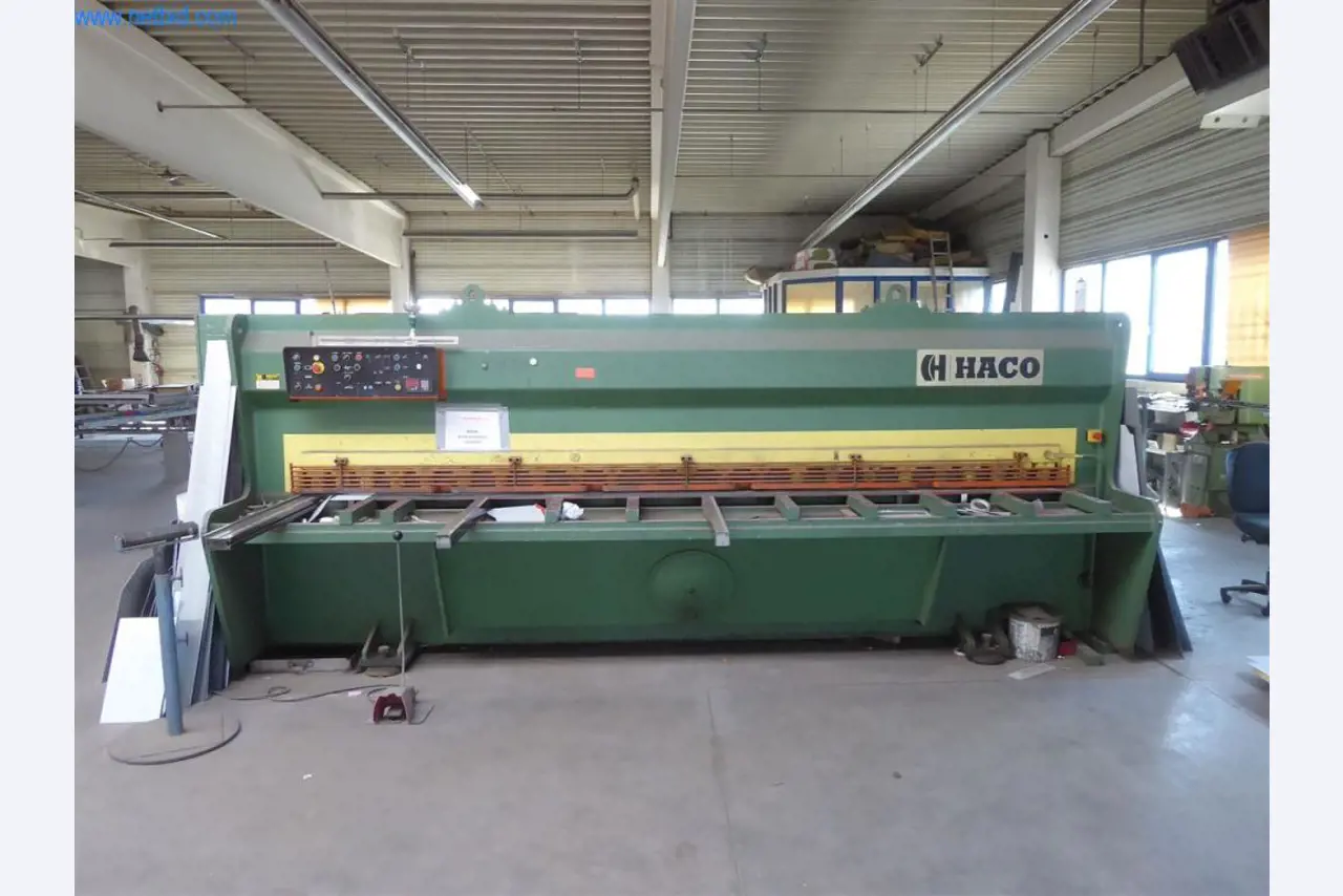 Bedrijfs- en kantooruitrusting (raam- en metaalconstructie)-1