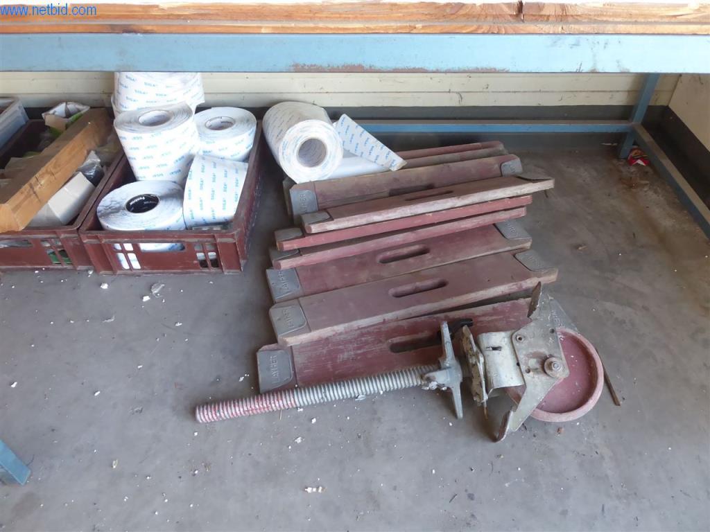 Delovna in pisarniška oprema (okna in kovinske konstrukcije)-4