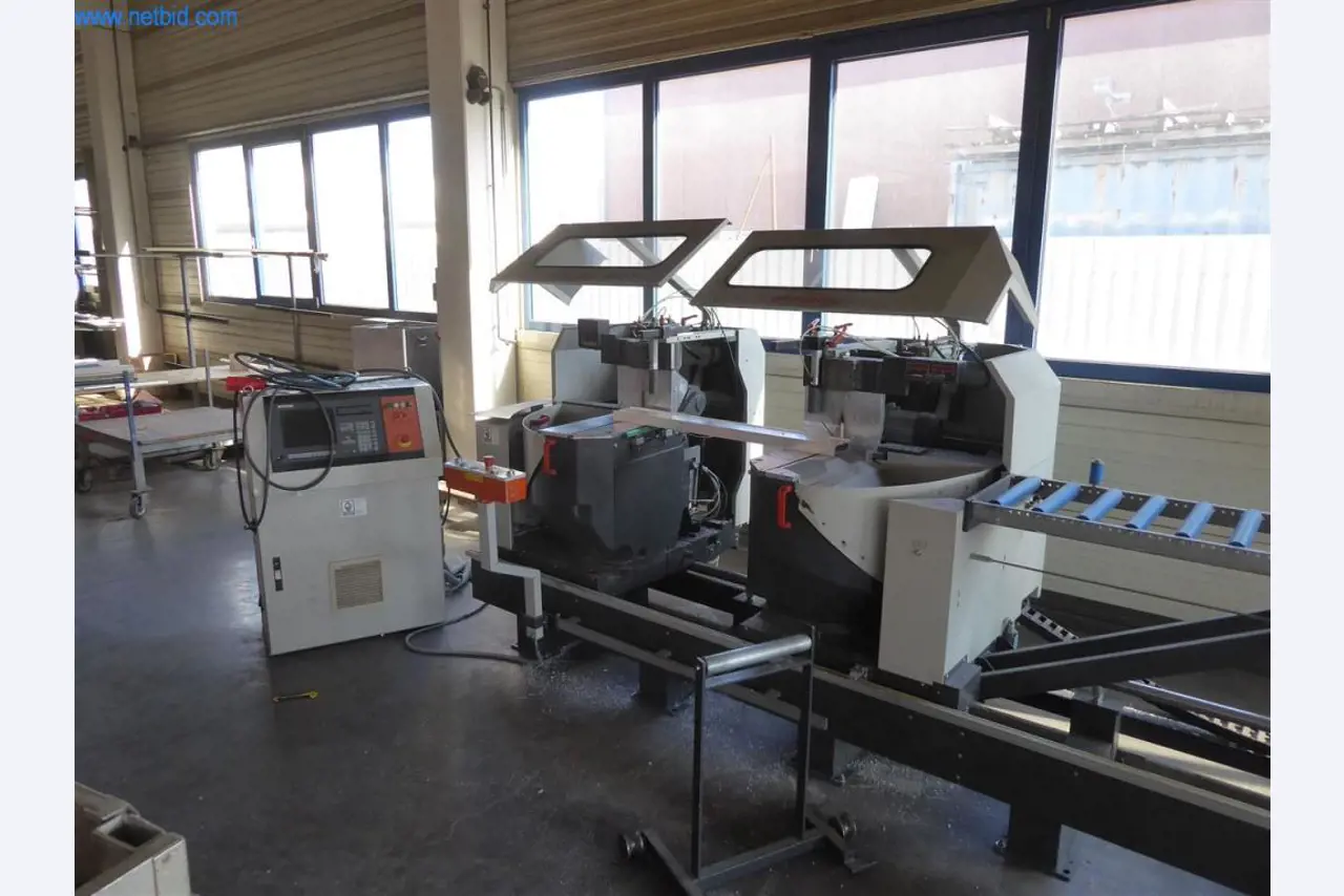 Sprzęt operacyjny i biurowy (okna i konstrukcje metalowe)-2