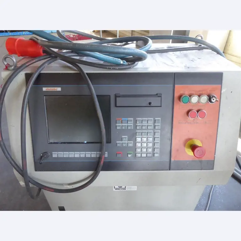 Sprzęt operacyjny i biurowy (okna i konstrukcje metalowe)-4