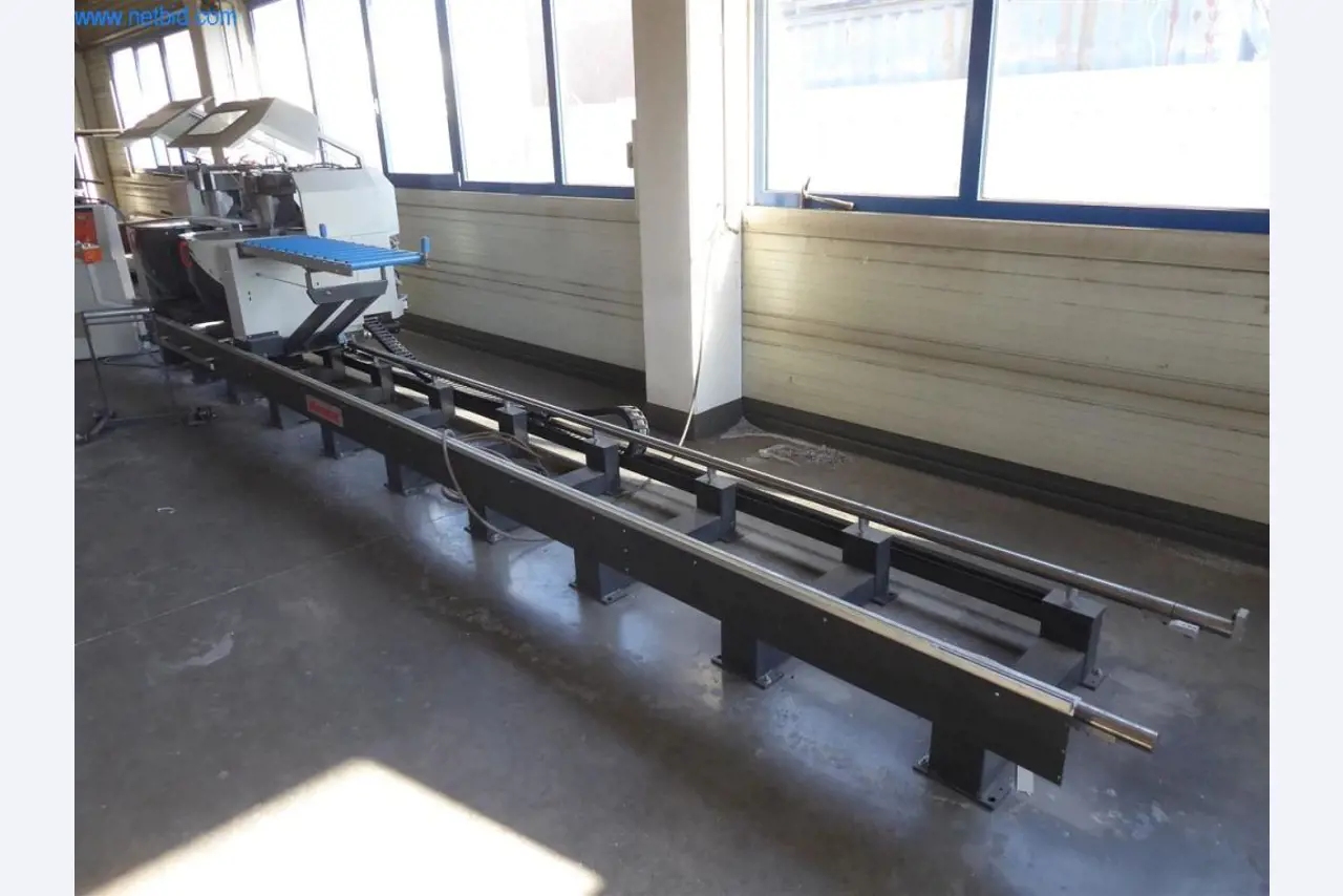 Sprzęt operacyjny i biurowy (okna i konstrukcje metalowe)-6