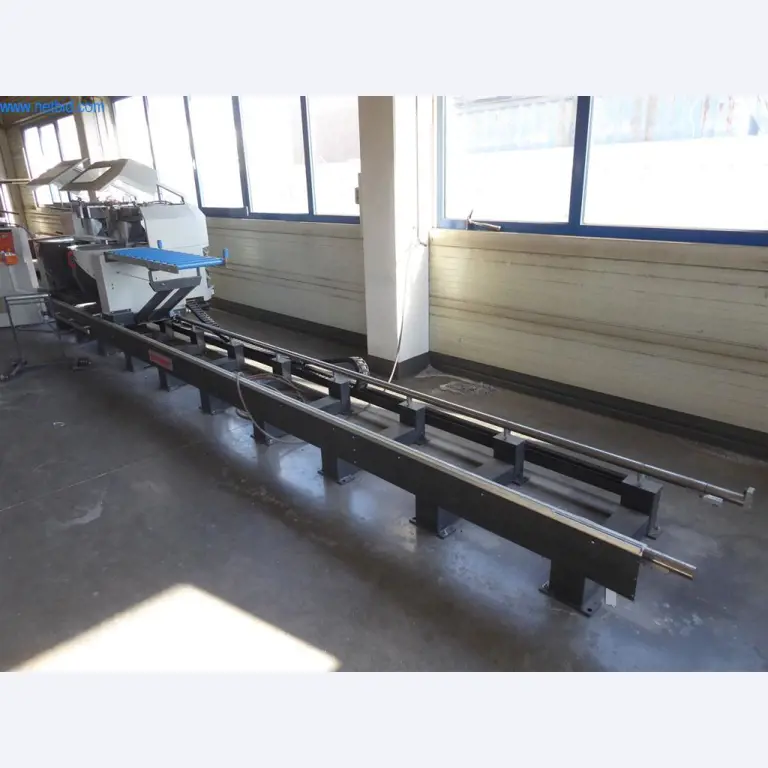 Sprzęt operacyjny i biurowy (okna i konstrukcje metalowe)-6