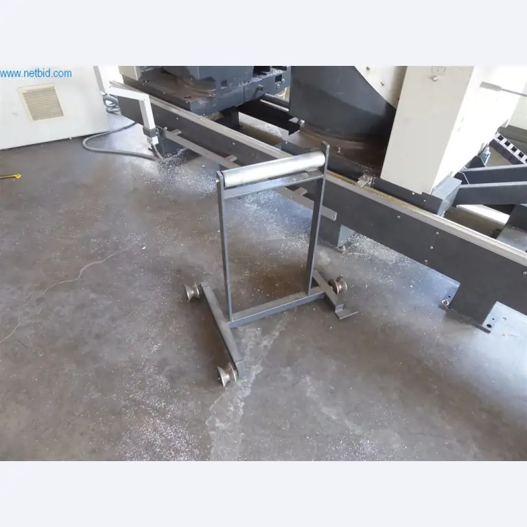 Sprzęt operacyjny i biurowy (okna i konstrukcje metalowe)-7