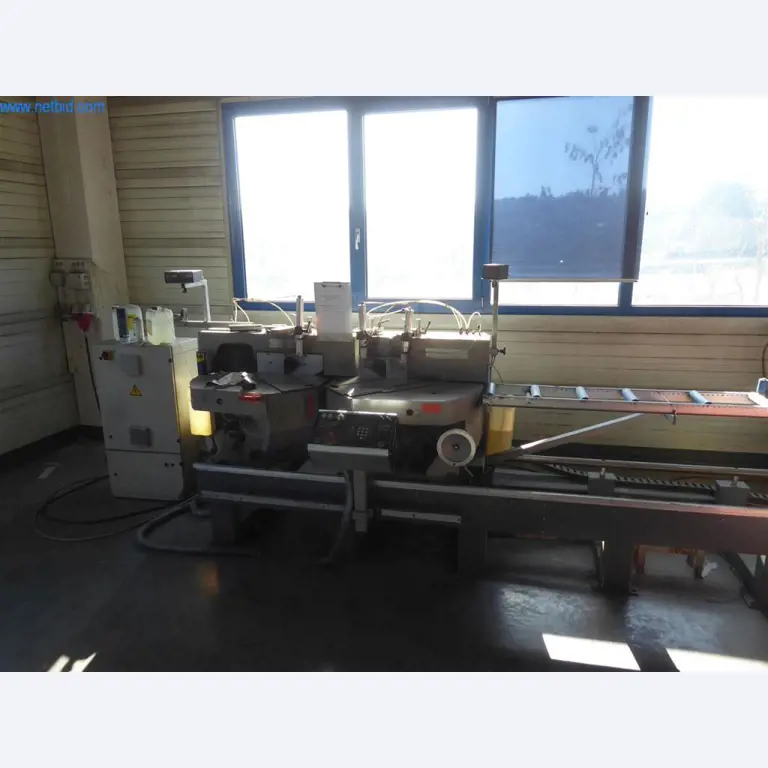 Sprzęt operacyjny i biurowy (okna i konstrukcje metalowe)-1