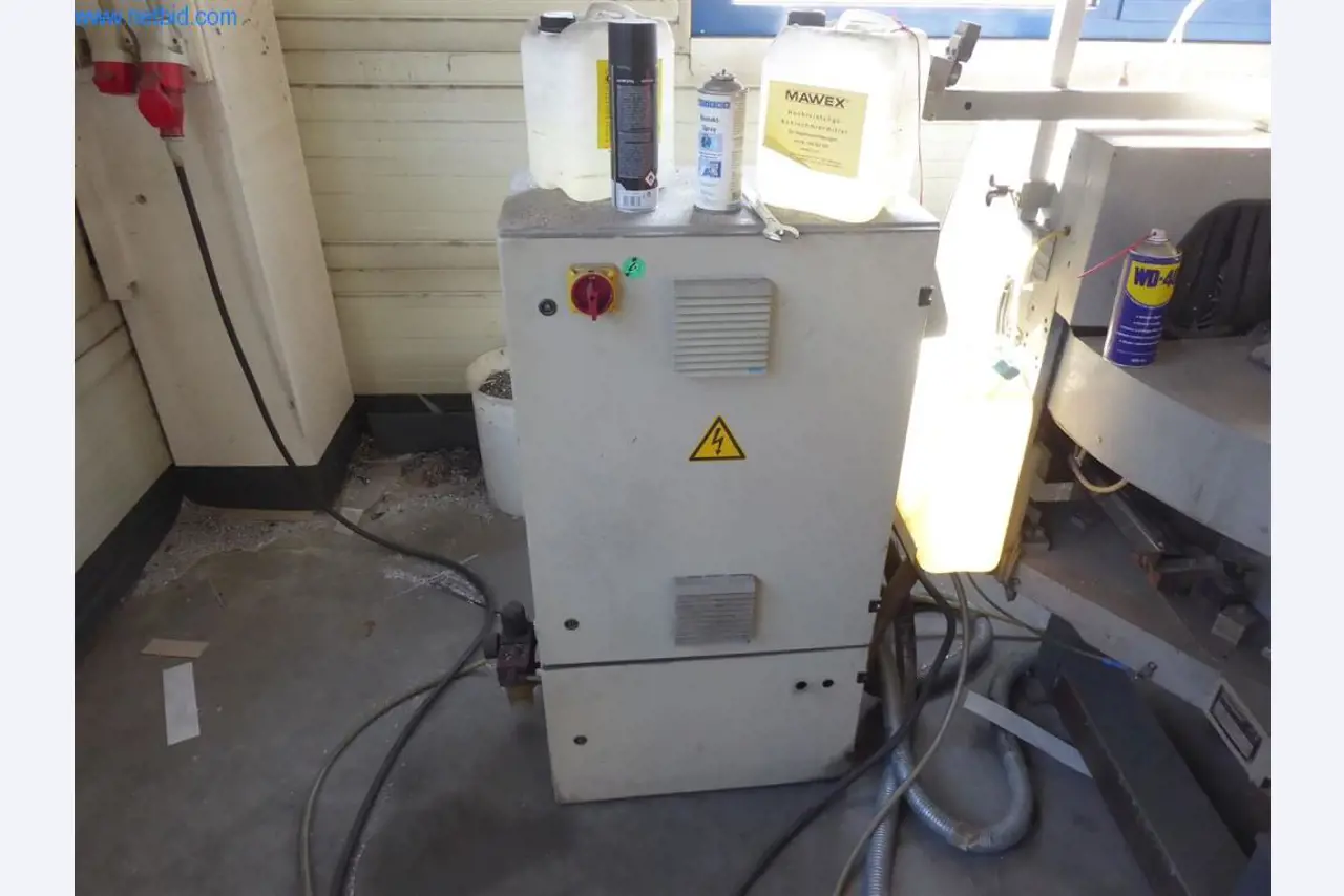 Sprzęt operacyjny i biurowy (okna i konstrukcje metalowe)-2