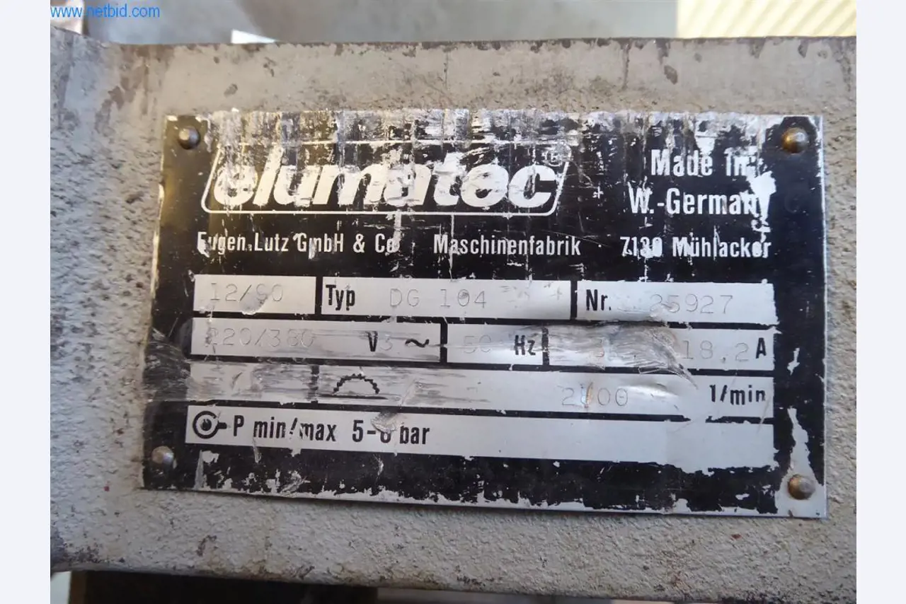 Sprzęt operacyjny i biurowy (okna i konstrukcje metalowe)-3