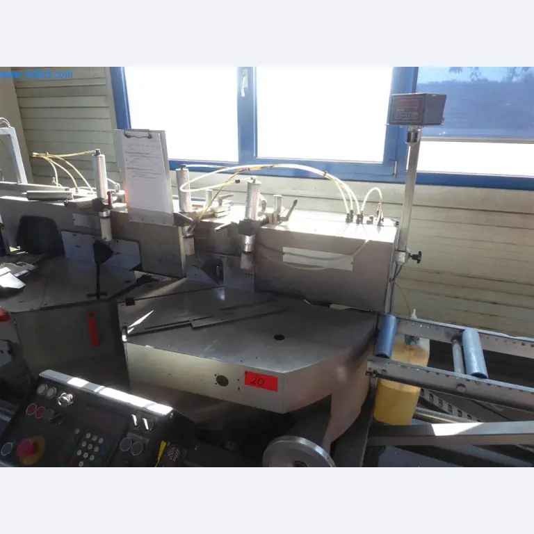 Sprzęt operacyjny i biurowy (okna i konstrukcje metalowe)-5