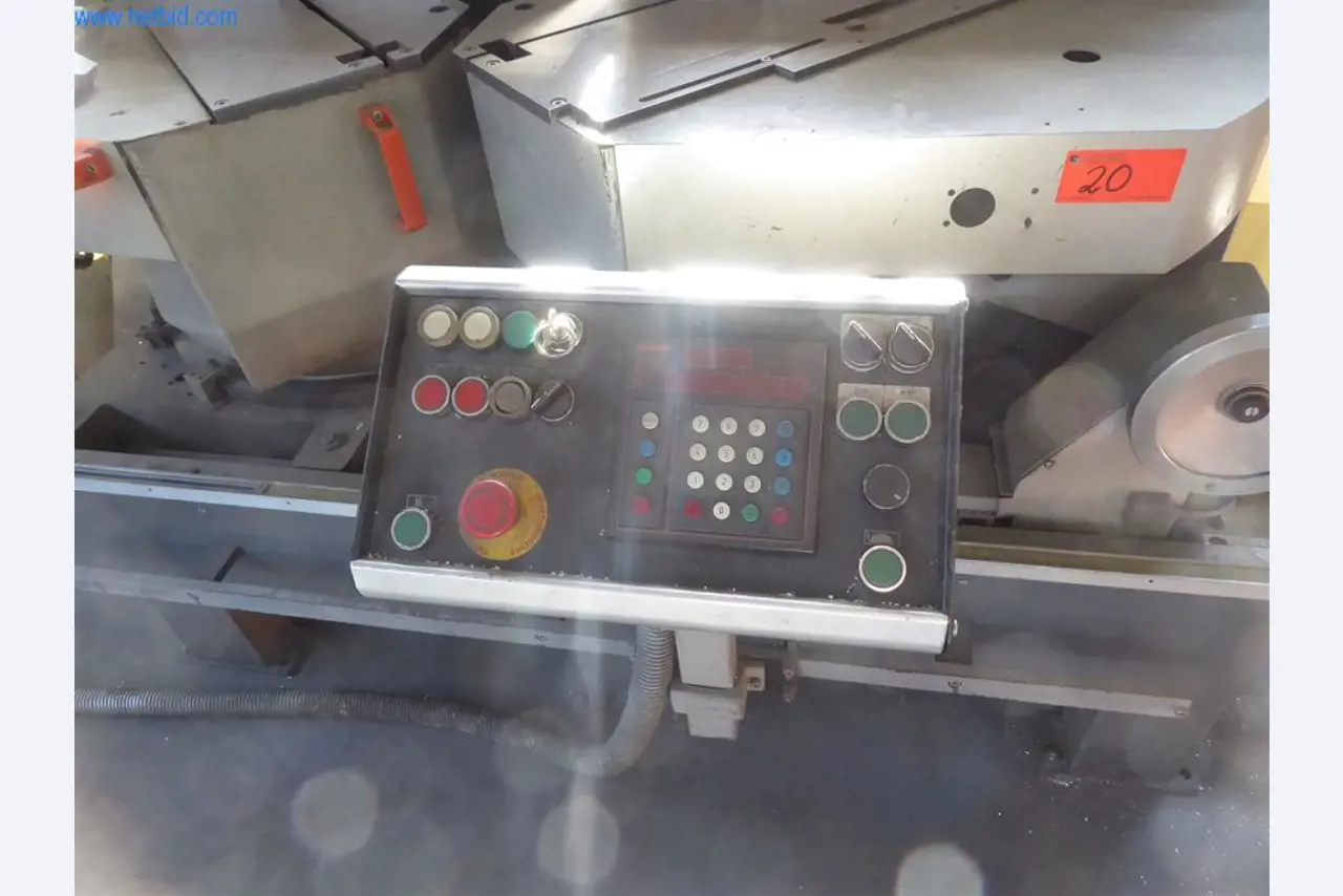 Sprzęt operacyjny i biurowy (okna i konstrukcje metalowe)-6