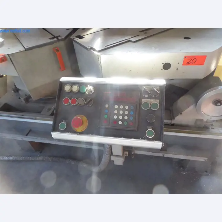 Sprzęt operacyjny i biurowy (okna i konstrukcje metalowe)-6