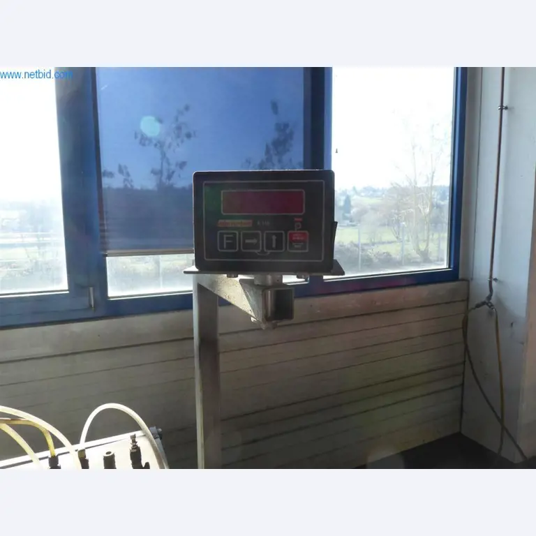 Sprzęt operacyjny i biurowy (okna i konstrukcje metalowe)-7