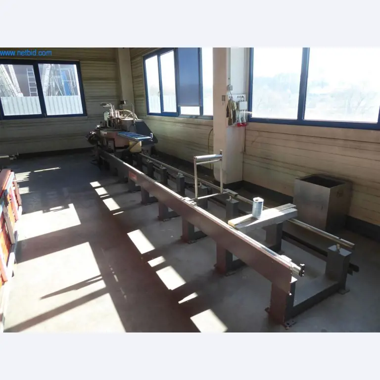 Sprzęt operacyjny i biurowy (okna i konstrukcje metalowe)-9