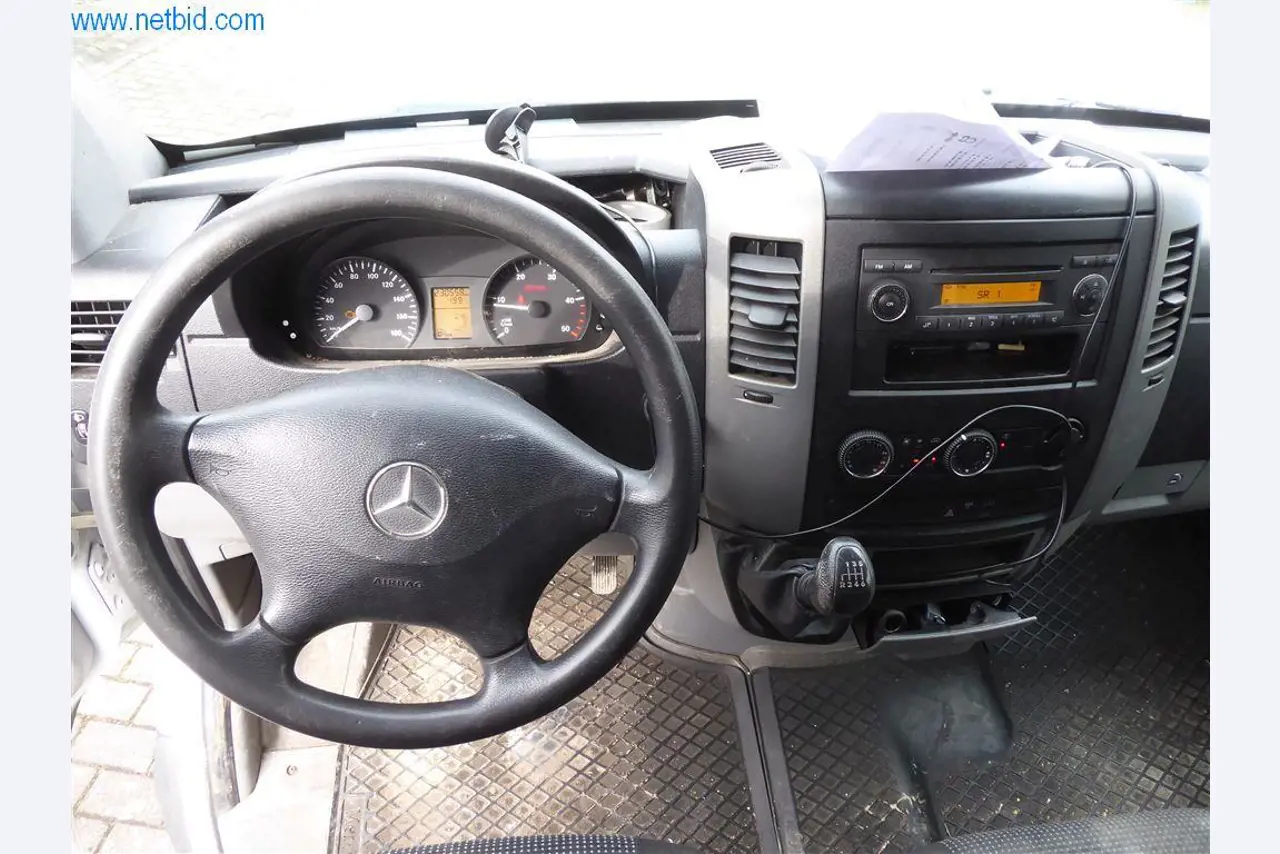 Betriebs- und Geschäftsausstattung (Fenster- und Metallbau)-26