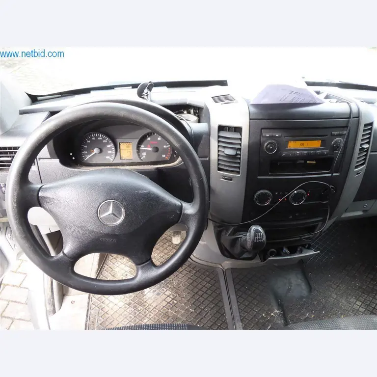 Betriebs- und Geschäftsausstattung (Fenster- und Metallbau)-26