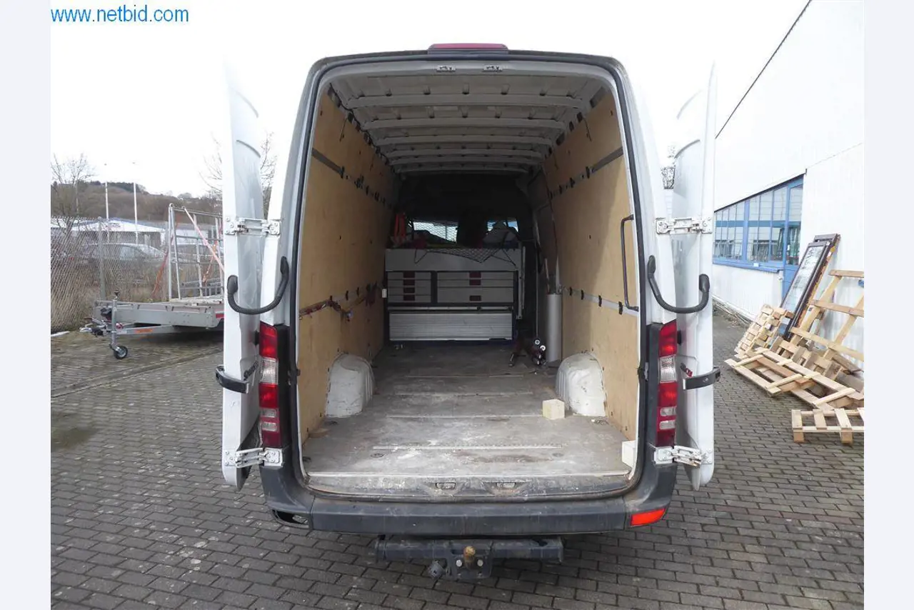 Betriebs- und Geschäftsausstattung (Fenster- und Metallbau)-3