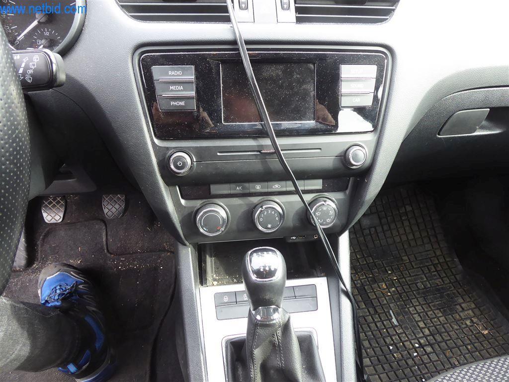 Equipamento operacional e de escritório (janelas e construção metálica)-7