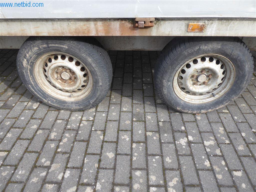 Equipamento operacional e de escritório (janelas e construção metálica)-13