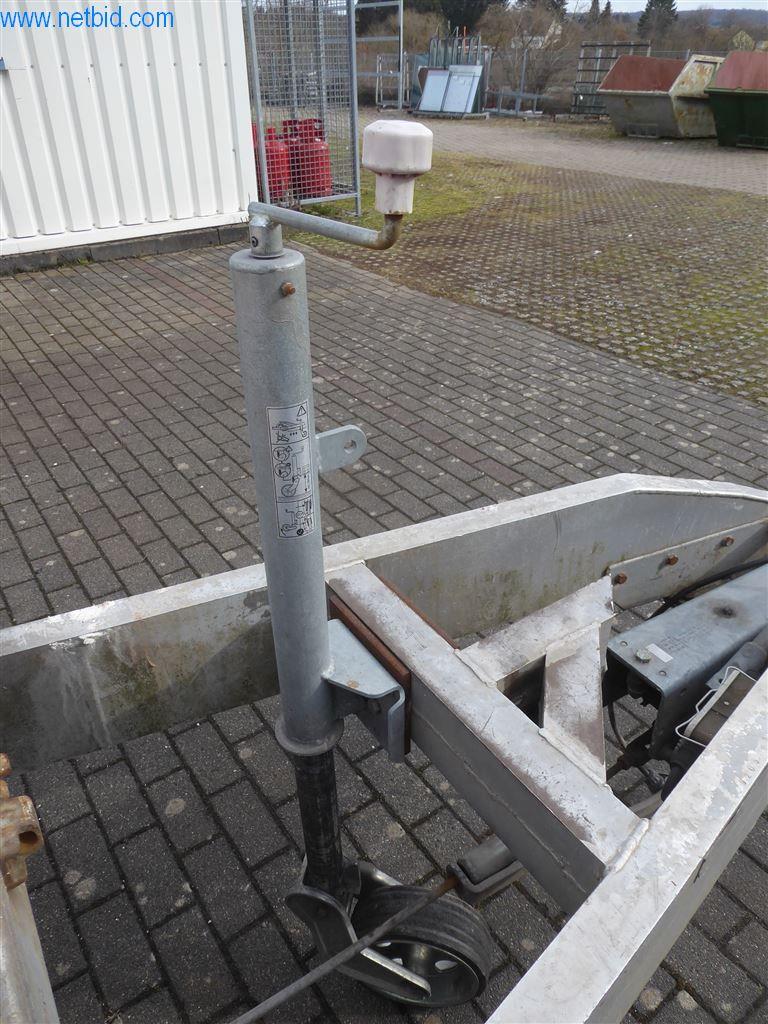 Equipamento operacional e de escritório (janelas e construção metálica)-9