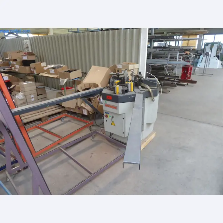 Sprzęt operacyjny i biurowy (okna i konstrukcje metalowe)-1