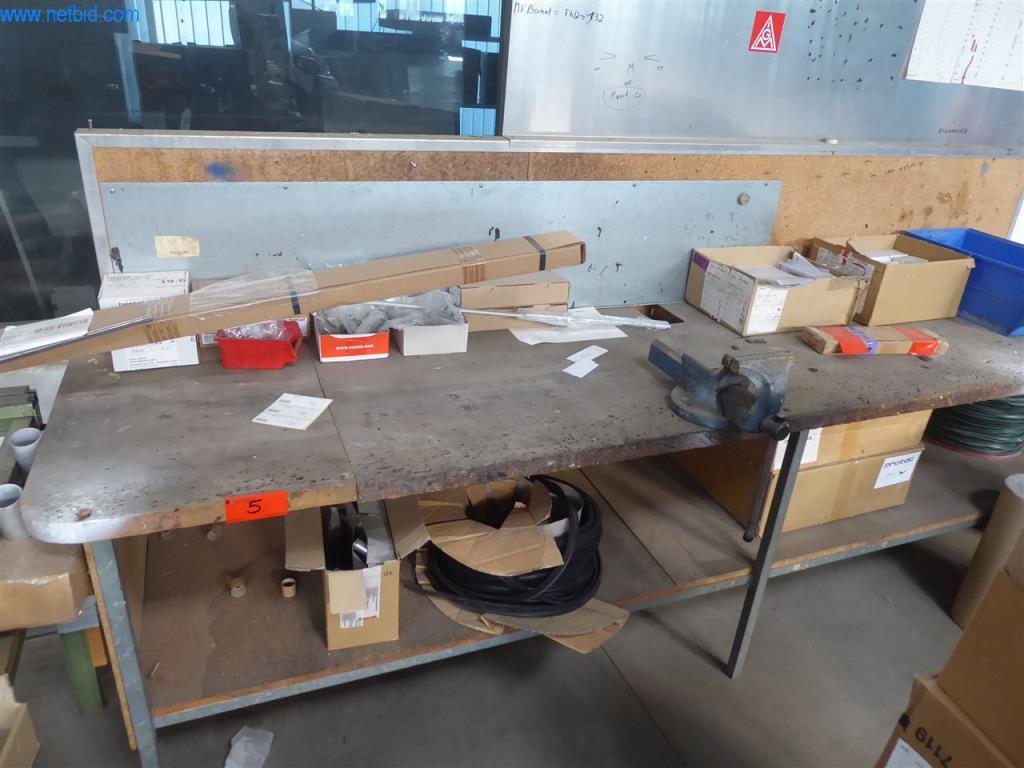 Equipamento operacional e de escritório (janelas e construção metálica)-1