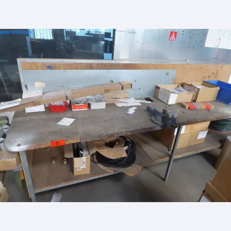 Equipos operativos y de oficina (ventanas y construcciones metálicas)-1